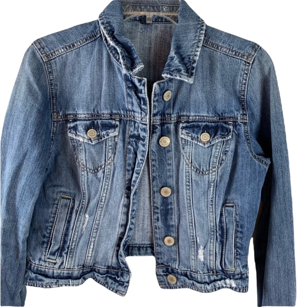 American Eagle Distressed Medium Wash Denim Cropped Jean Jacket Size Medium